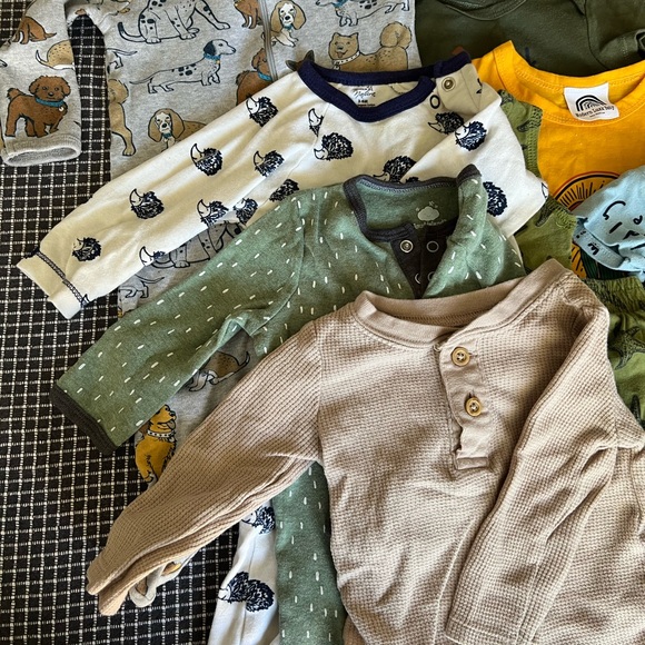 15 PEICE 3-6 MONTH INFANT BABY CLOTHING LOT BUNDLE ONSIES LONG SLEEVE FOOTIES - Picture 10 of 10